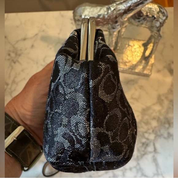 Coach - Black/Silver Signature C Kisslock Wristler - EUC No Call Outs - Picture 5 of 8